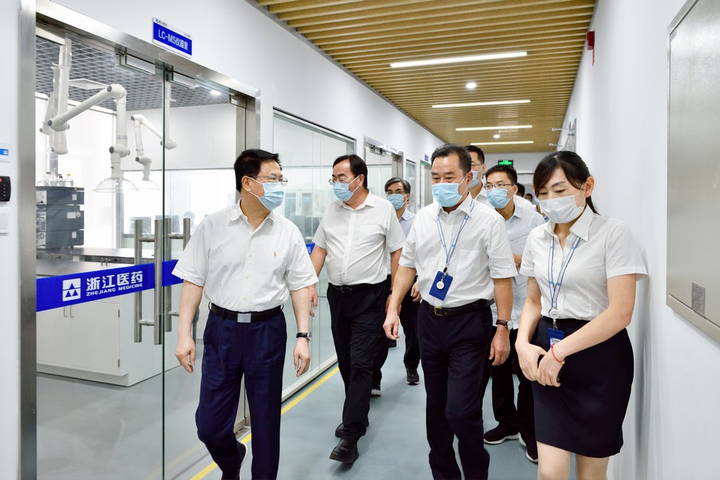 1629339934276339W0Dk.jpg 研發室參觀1.jpg